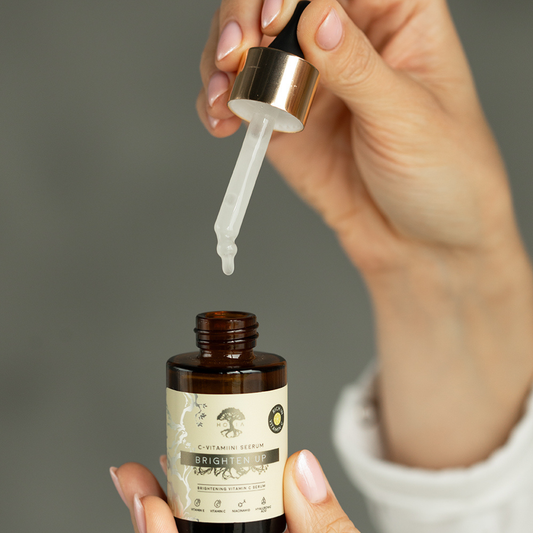 HOIA - Luxury Világosító C-vitaminos Szérum, 30ml